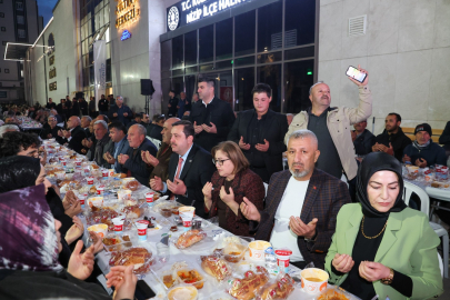 BAŞKAN ŞAHİN NİZİPLİLERLE İFTAR SOFRASINDA BULUŞTU