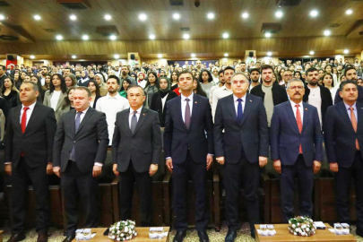 Vali Çeber başkanlığında Aday Öğretmenlere yönelik toplantı