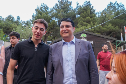 BAŞKAN YILMAZ’DAN GENÇLERE SÜRPRİZ ZİYARET