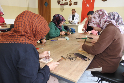 KADINLAR,  ŞAHİNBEY'DE ÖĞRENİYOR