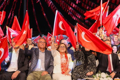 KAHRAMANLIK DESTANI İÇİN MEYDANLAR DOLDU TAŞTI