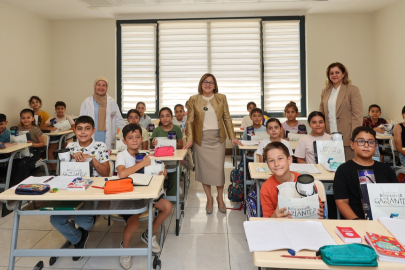 BAŞKAN FATMA ŞAHİN ÇOCUKLARA ZİYARETTE BULUNDU