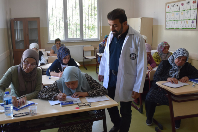 ŞAHİNBEY'DE OKUMA YAZMA ÖĞRENİYORLAR