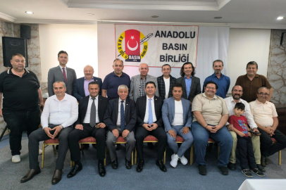 ABB Başkanı M. Bora Zor;  Gazeteci, meslektaşını tehdit etmez