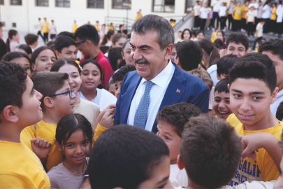 BAKAN TEKİN'DEN GAZİANTEP'TE SÜRPRİZ OKUL ZİYARETİ