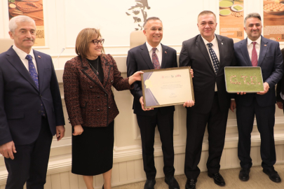 GTB’YE COĞRAFİ İŞARET BAŞARILARI İÇİN TEŞEKKÜR PLAKETİ