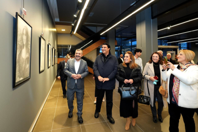 ŞEHİTKAMİL’DE 104 ESERLE 104. YIL SERGİSİ AÇILDI