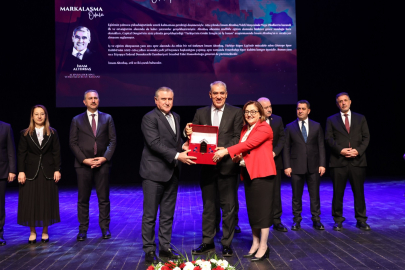 GAZİANTEP’E DEĞER KATANLAR ÖDÜLLENDİRİLDİ