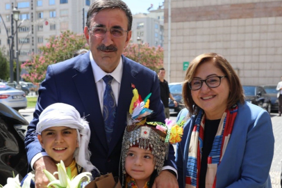 CUMHURBAŞKANI YARDIMCISI CEVDET YILMAZ, BİN KONUTUN KURA ÇEKİMİ İÇİN GAZİ ŞEHRE GELİYOR