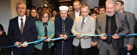 GAZİANTEP BÜYÜKŞEHİR EV SAHİPLİĞİNDE MUKADDES EMANETLER SERGİSİ VATANDAŞLARLA BULUŞTU