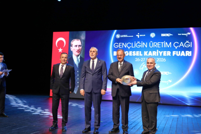 BAKAN IŞIKHAN’IN KATILIMIYLA GAÜN’DE İPEK YOLU KARİYER FUARI AÇILDI