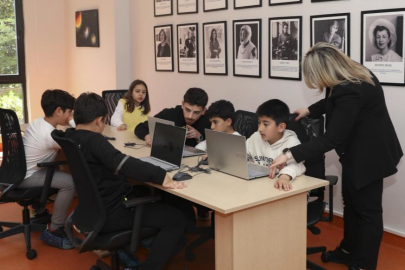 Mersin'de çocuklar hem düşünüyor hem üretiyor