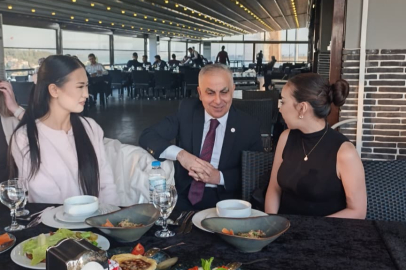 REKTÖR PROF. DR. DOĞAN ULUSLARARASI ÖĞRENCİLERLE BİR ARAYA GELDİ