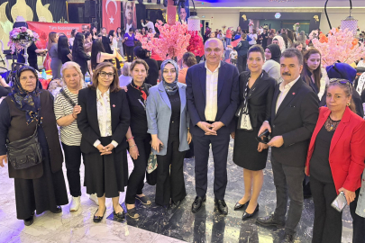 CHP’li Melih Meriç’e Kadınlardan Yoğun İlgi  Anneler Günü Programında Salon Doldu Taştı