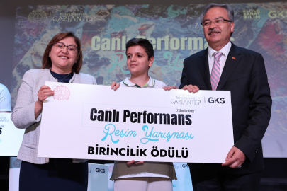 GAZİANTEP’TE SANATLA YÜKSELEN ÖĞRENCİLER ÖDÜLLENDİRİLDİ