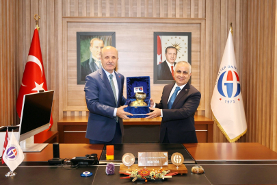 YÖK BAŞKANI PROF. DR. EROL ÖZVAR, GAZİANTEP ÜNİVERSİTESİNİ ZİYARET ETTİ