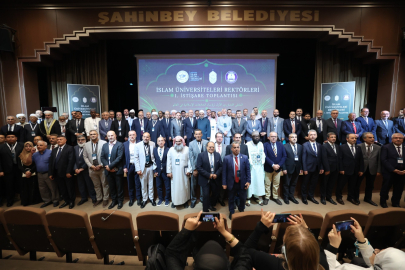 İSLAM DÜNYASI ÜNİVERSİTELERİNE İTTİFAK ÇAĞRISI