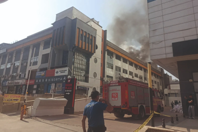 HALI SARAYI'NDA KORKUTAN YANGIN