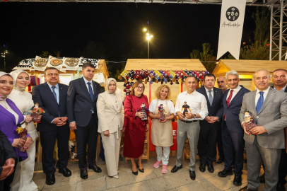 HEMŞEHRİ DERNEKLERİ FESTİVALİ RENKLİ GÖRÜNTÜLERLE AÇILDI