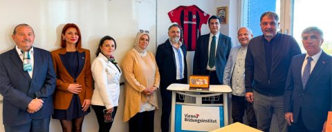 BAŞKAN YILMAZ, DÜLÜK ANTİK KENTİ’NİN TARİHİ MİRASINI VİYANA’DA ANLATTI